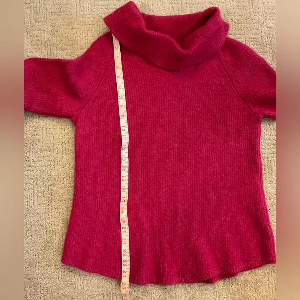 ✨ 🩷 Tahari Fuchsia Pink Merino Wool Blend Turtleneck Sweater Size L EUC - Picture 7 of 8